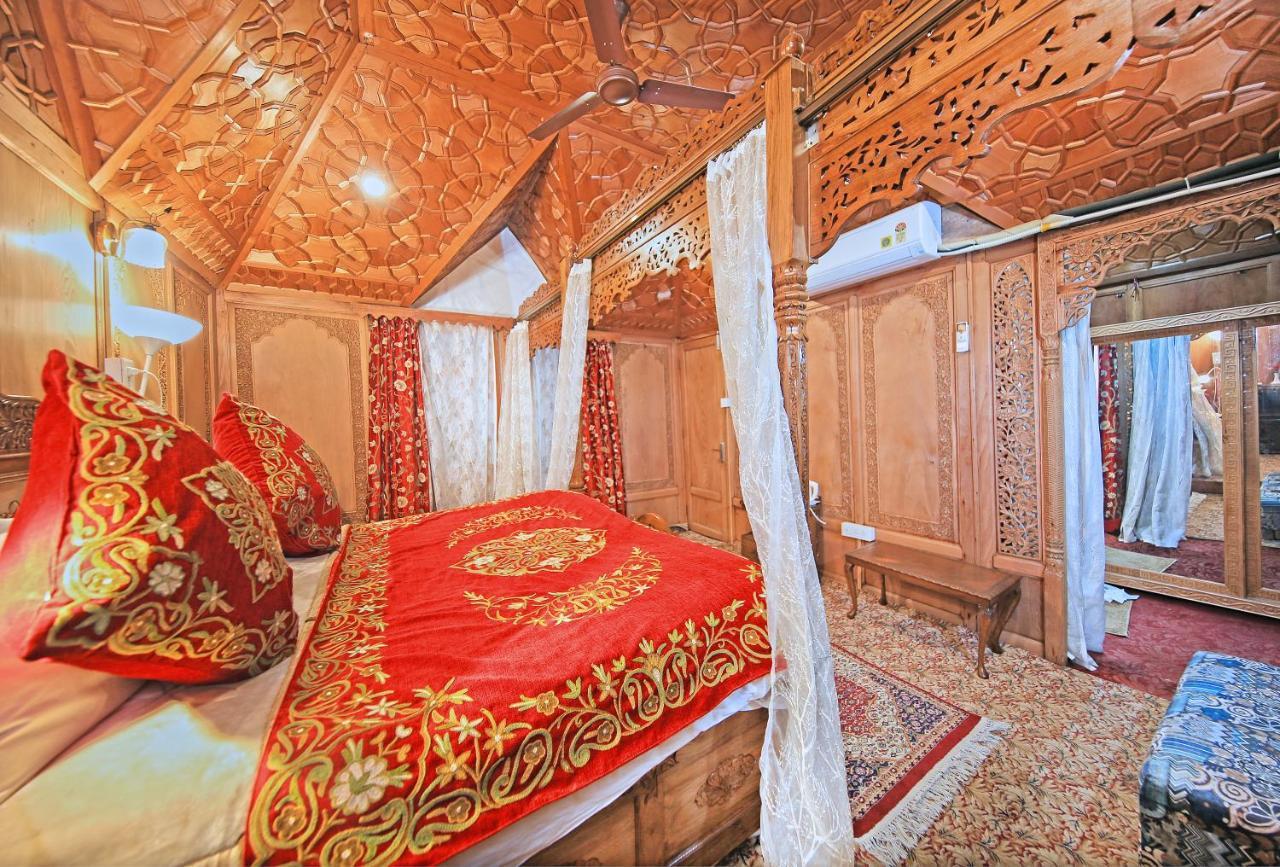 Kolu Group Of Houseboats Hotel Srinagar  Luaran gambar