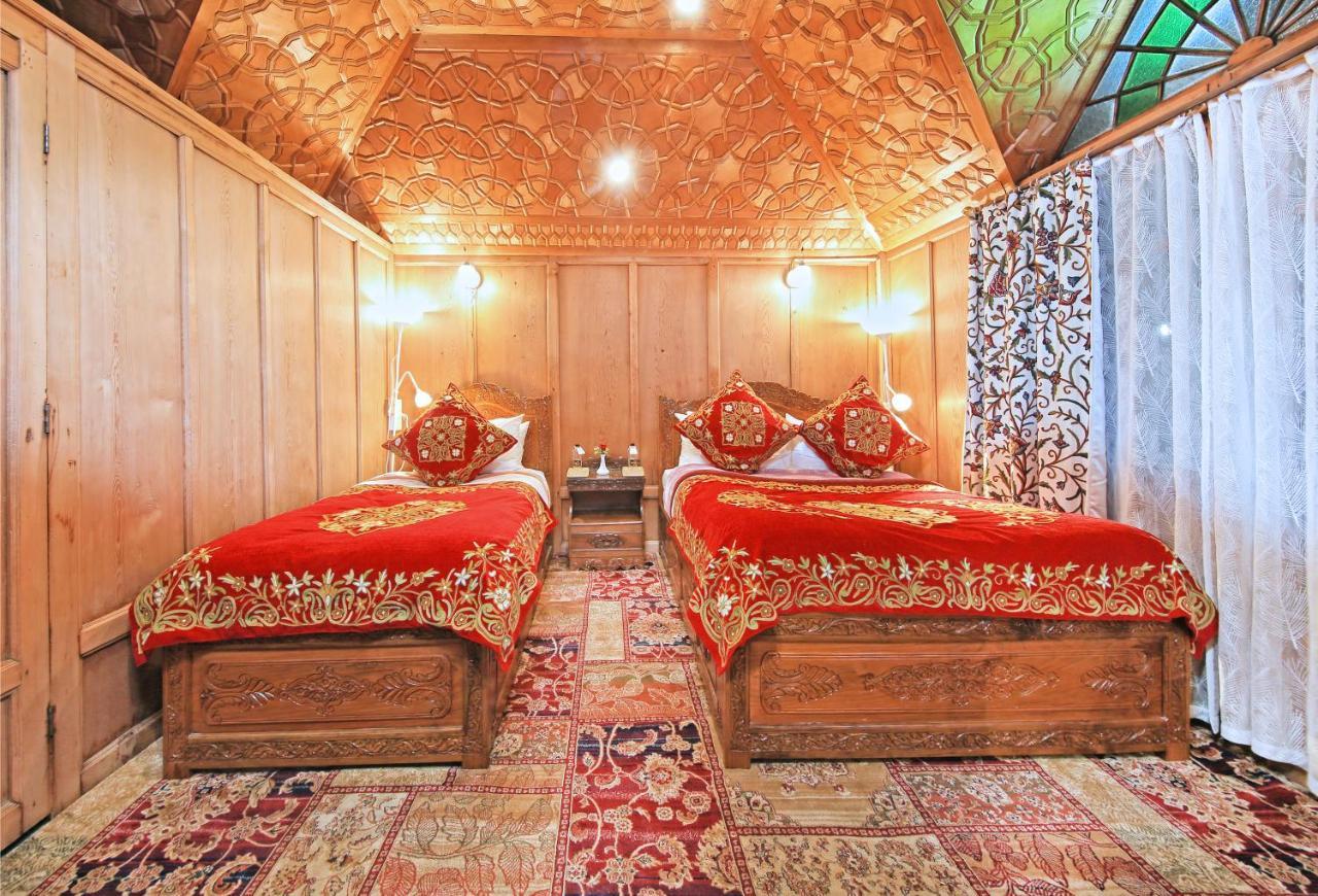 Kolu Group Of Houseboats Hotel Srinagar  Luaran gambar