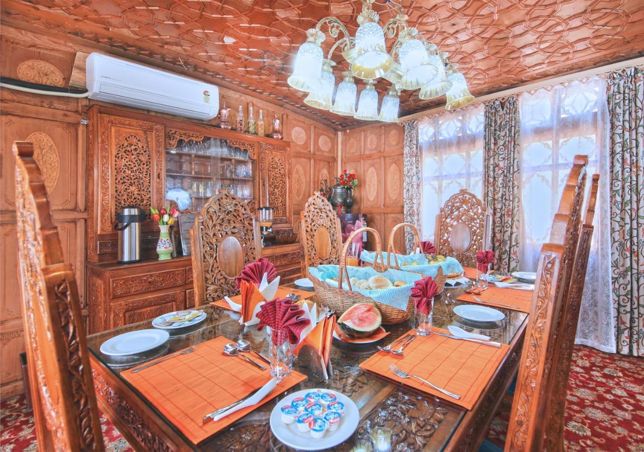 Kolu Group Of Houseboats Hotel Srinagar  Luaran gambar