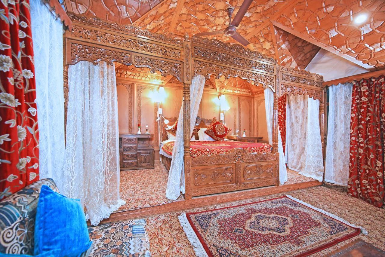 Kolu Group Of Houseboats Hotel Srinagar  Luaran gambar