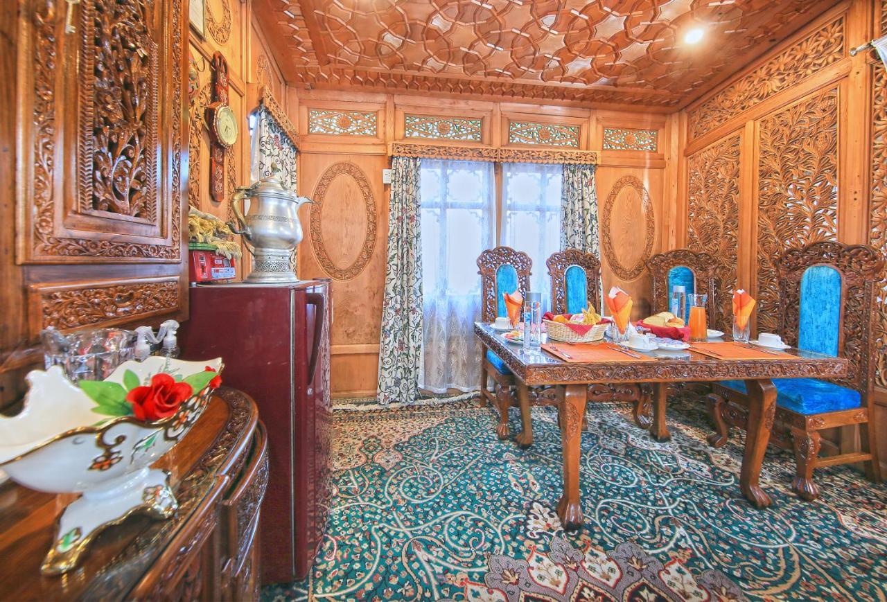 Kolu Group Of Houseboats Hotel Srinagar  Luaran gambar