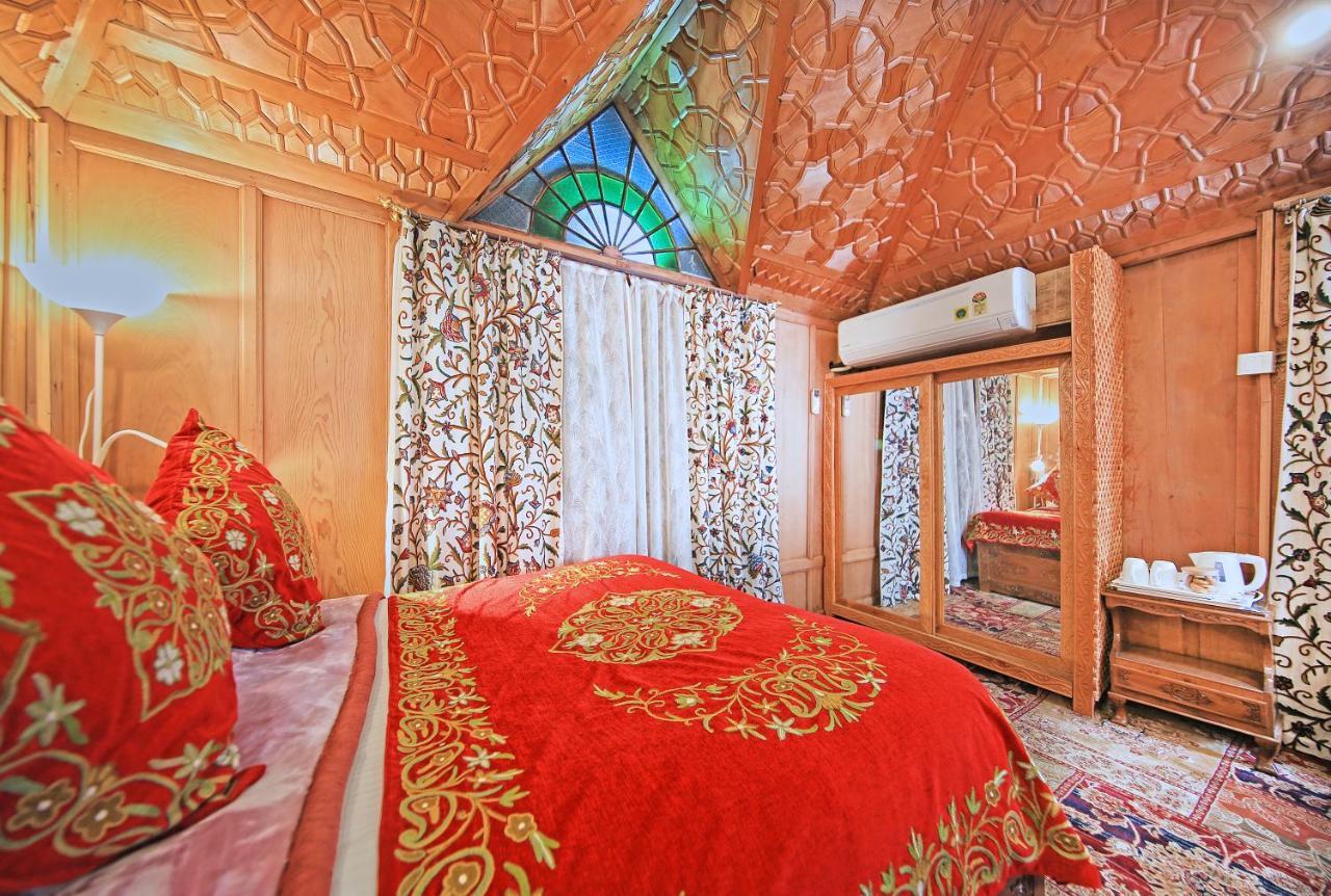 Kolu Group Of Houseboats Hotel Srinagar  Luaran gambar