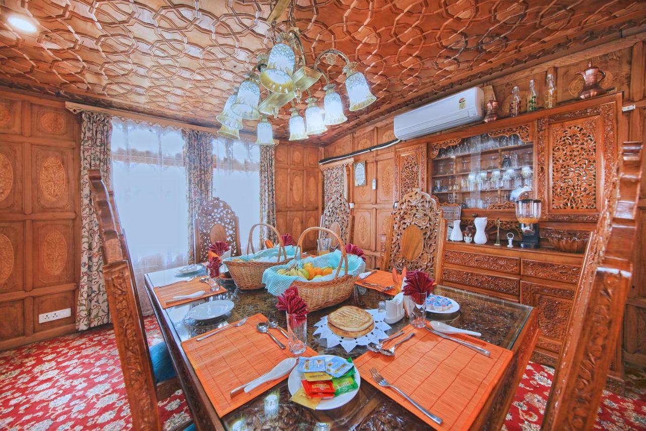 Kolu Group Of Houseboats Hotel Srinagar  Luaran gambar