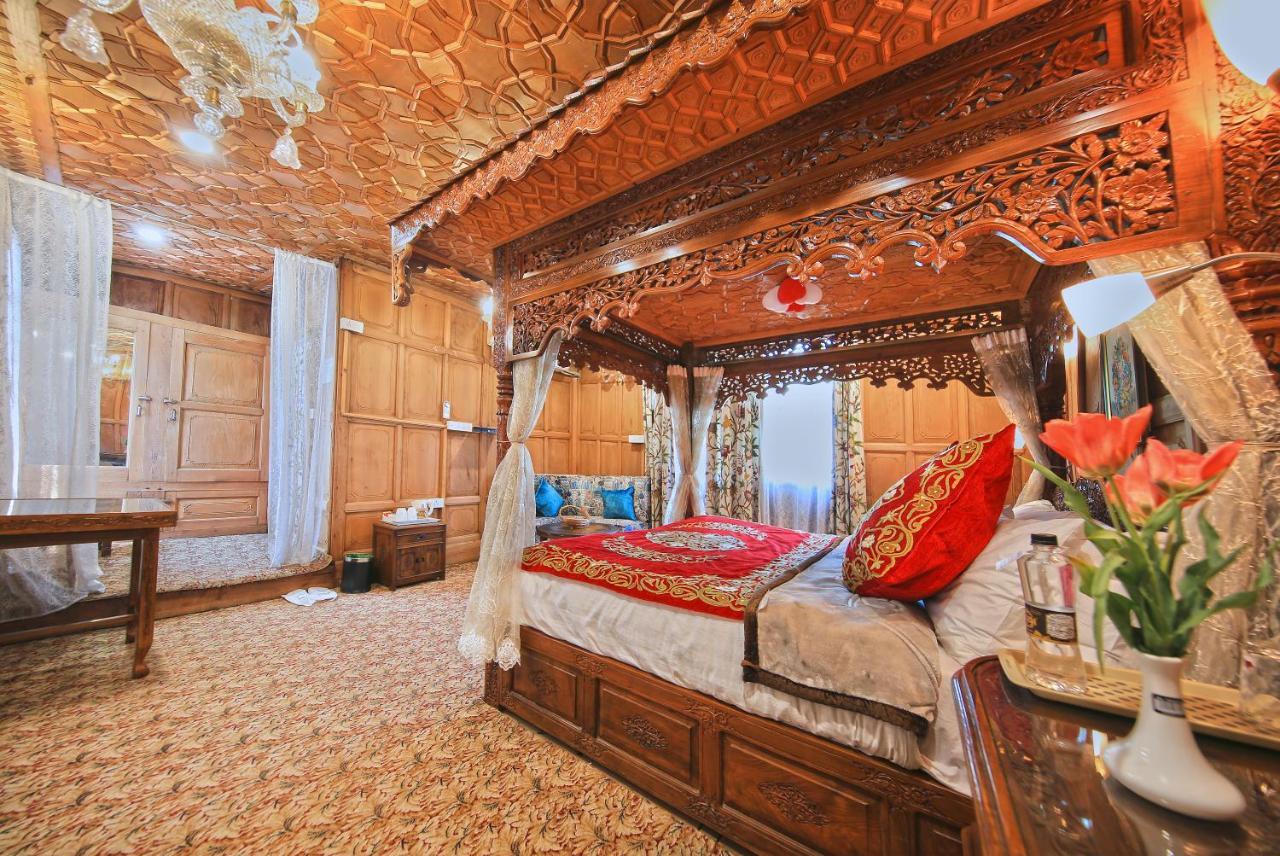 Kolu Group Of Houseboats Hotel Srinagar  Luaran gambar