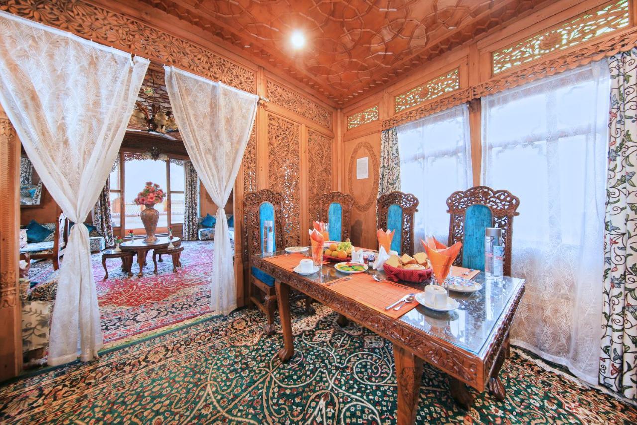 Kolu Group Of Houseboats Hotel Srinagar  Luaran gambar